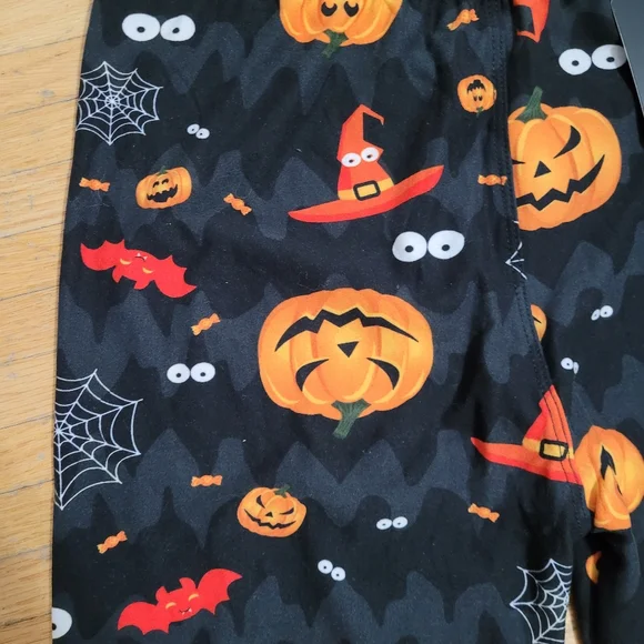 Halloween Leggins! Lovely Boutique - Picture 2 of 4